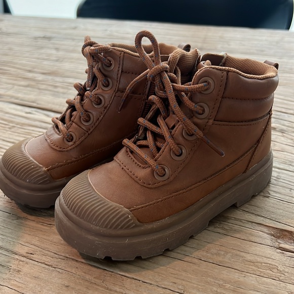 Set of 2 boys Boots - Picture 3 of 12